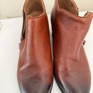 Vionic Women's Brown Leather Ankle Booties with Side Zip